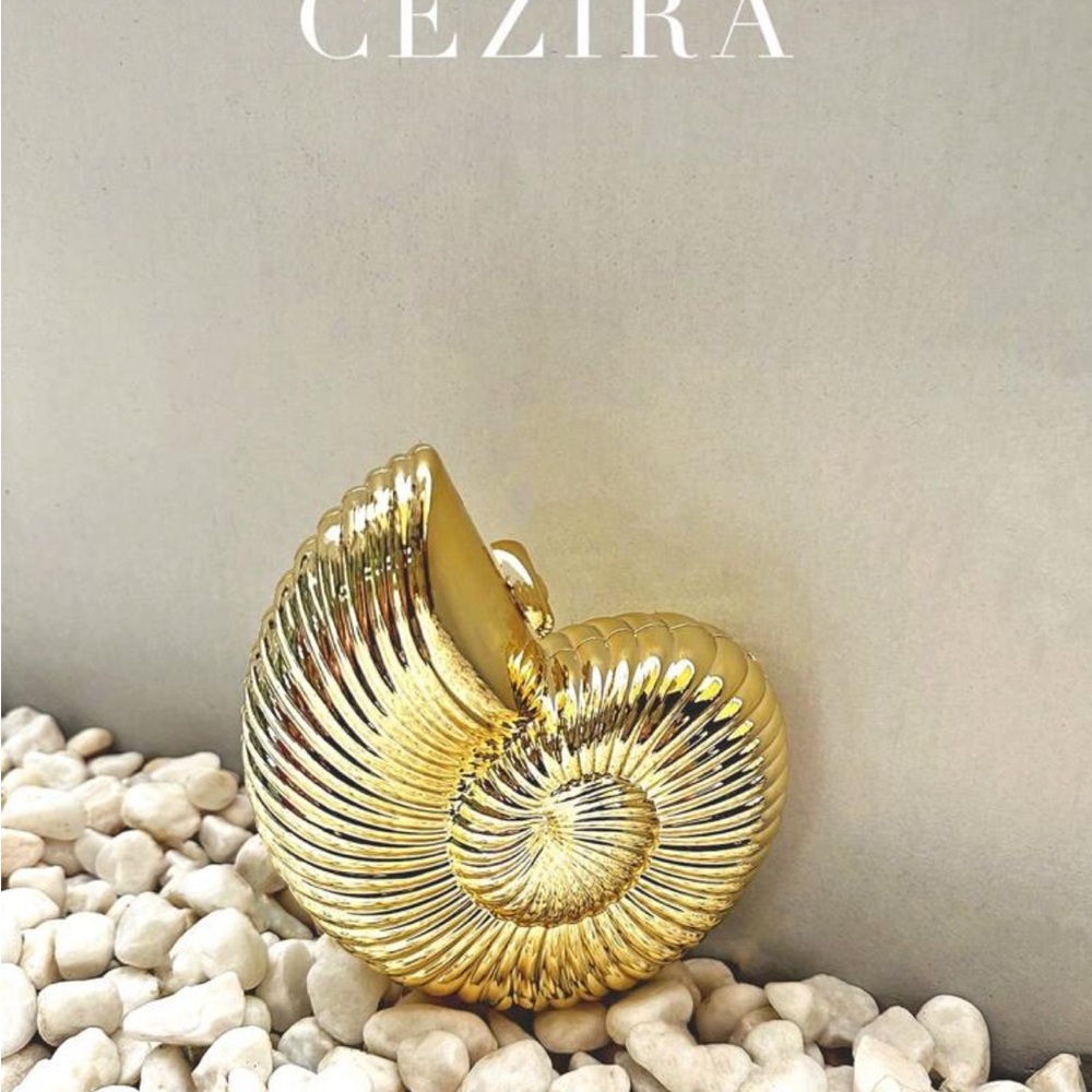 Gold Seashell Clutch Crossbody – Statement Evening Bag